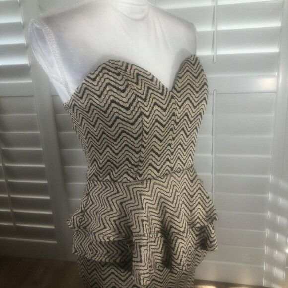 New A Gaci Strapless Stretch Sheath Mini Dress M Peplum Taupe Black Clubwear Hot - Picture 10 of 12